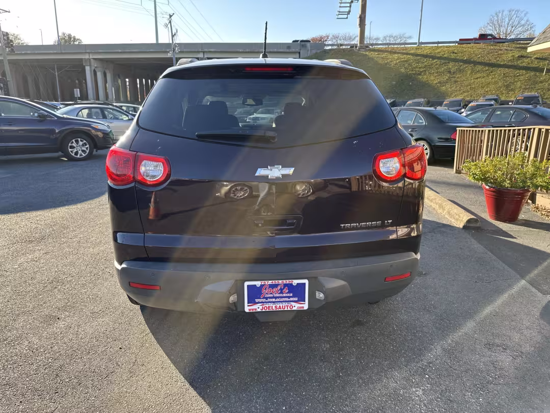 2010 Chevrolet Traverse - 1GNLRFED2AS154840 - Image #3