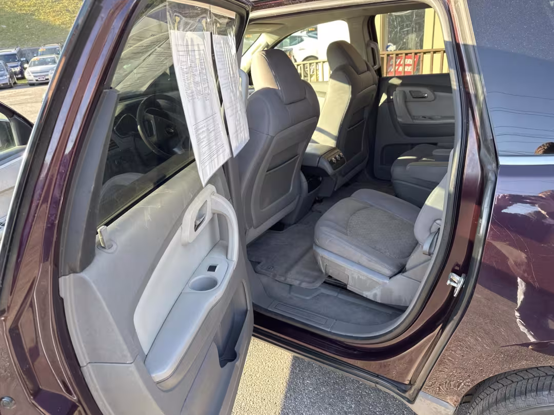 2010 Chevrolet Traverse - 1GNLRFED2AS154840 - Image #8