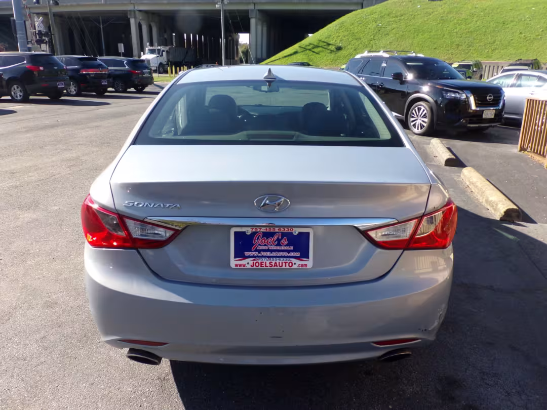 2012 Hyundai Sonata - 5NPEC4AC4CH337176 - Image #10