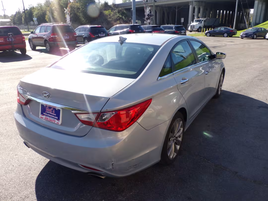 2012 Hyundai Sonata - 5NPEC4AC4CH337176 - Image #11