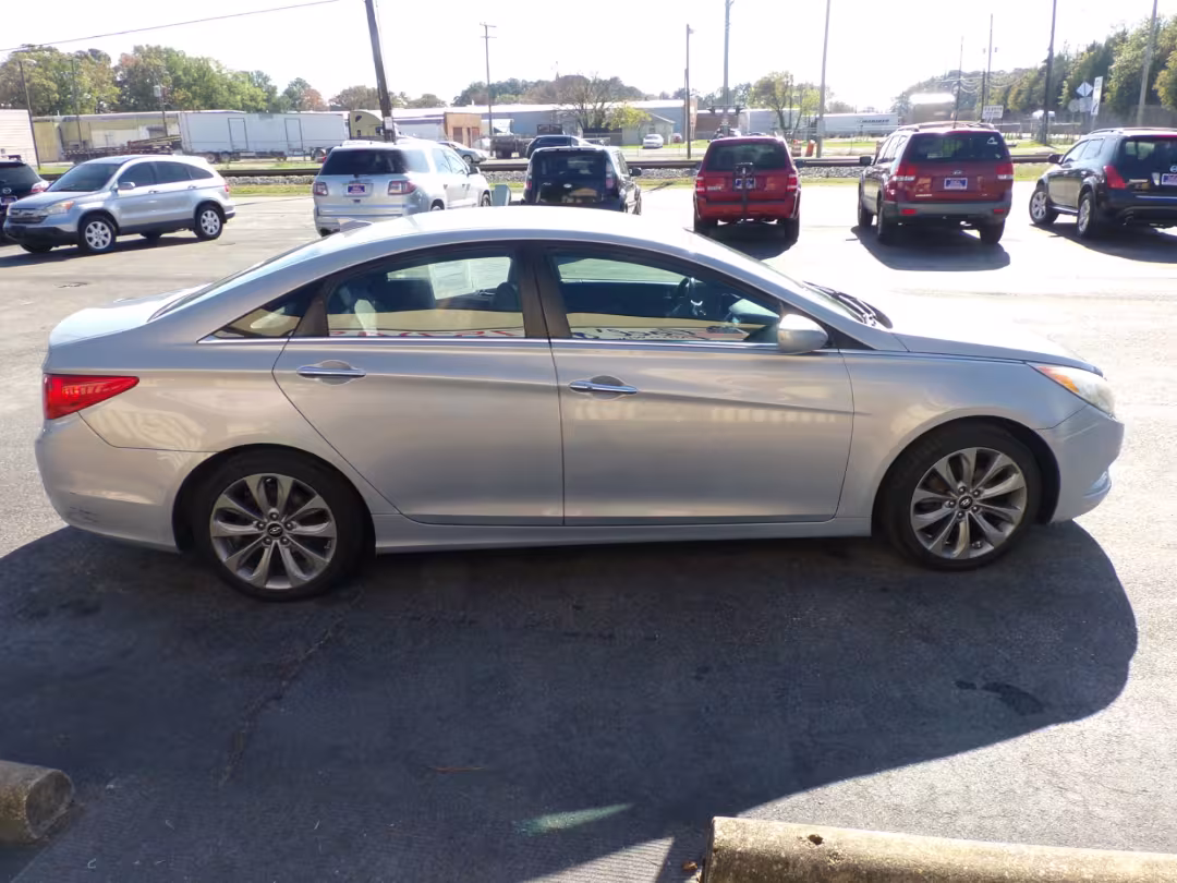 2012 Hyundai Sonata - 5NPEC4AC4CH337176 - Image #12