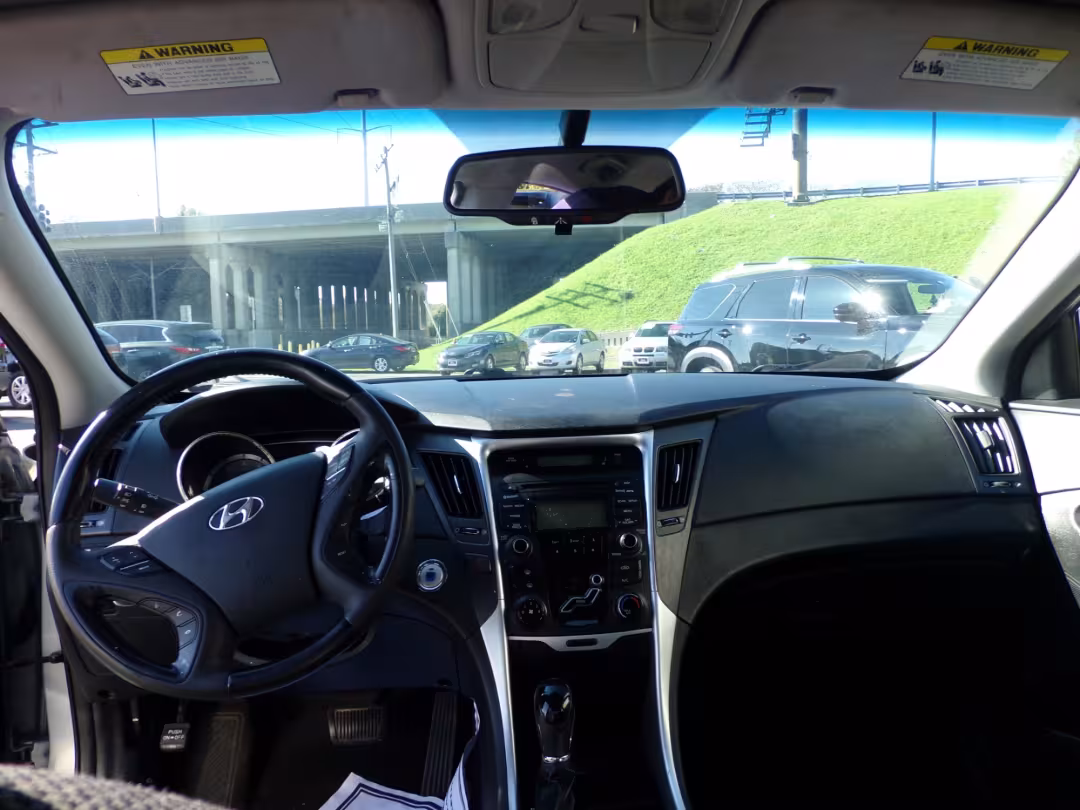 2012 Hyundai Sonata - 5NPEC4AC4CH337176 - Image #7